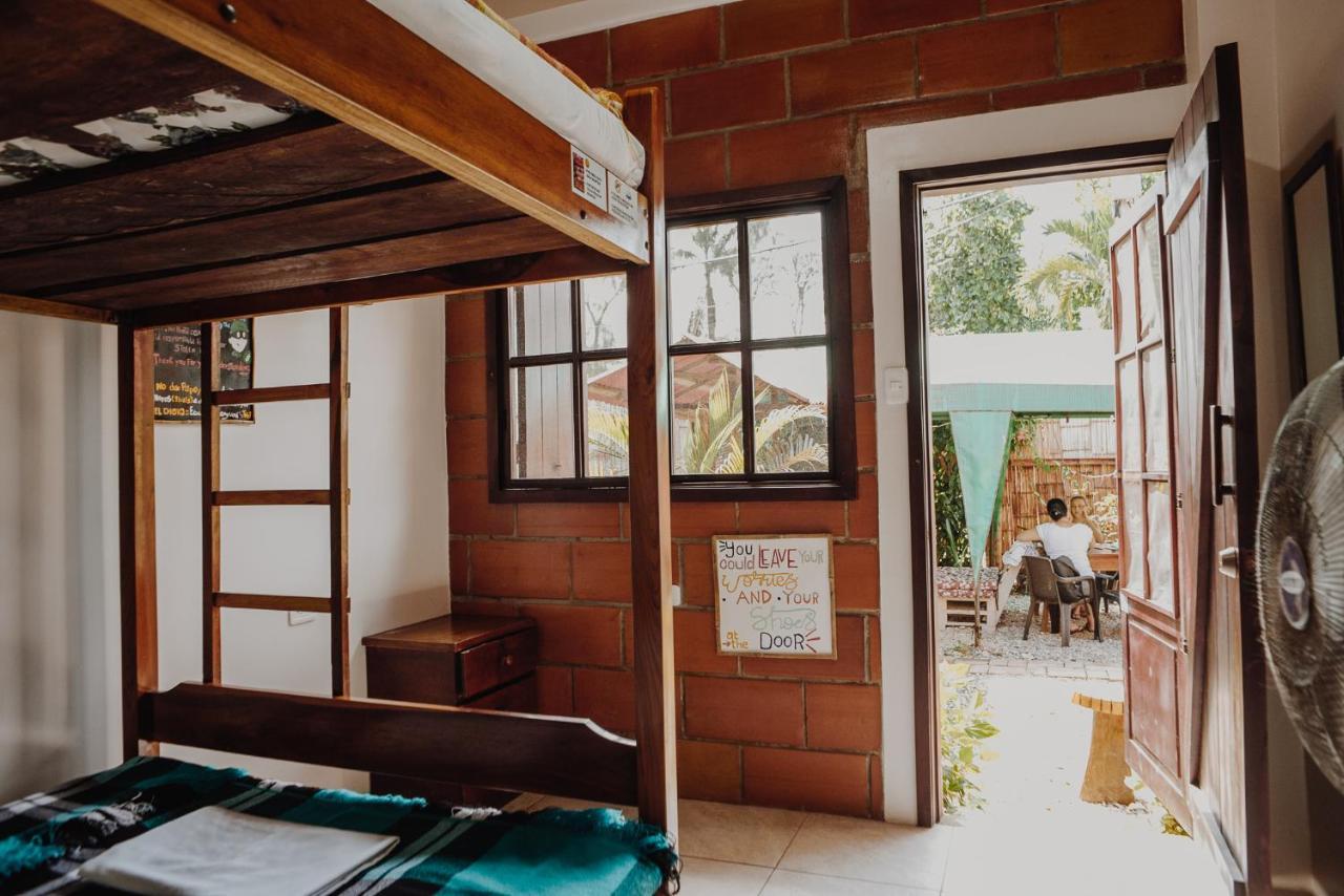 Esperanto Bed & Breakfast Surf Hostel Montanita Ngoại thất bức ảnh